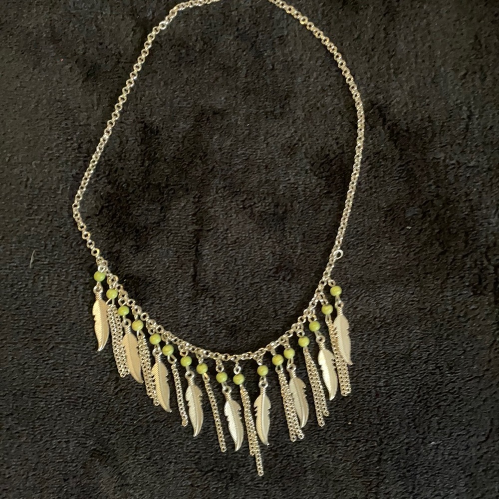 Paparazzi silver feather necklace